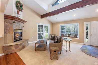 Living room Vaulted ceilings