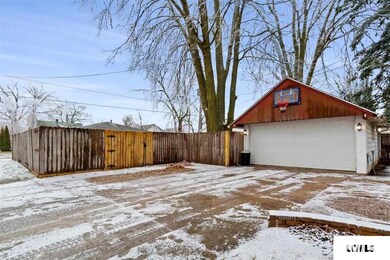 504 Wyatt Ave, Lincoln, IL 62656 - photo 6