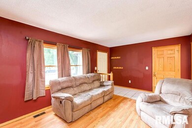 2333 W 60th St, Davenport, IA 52806 - photo 5