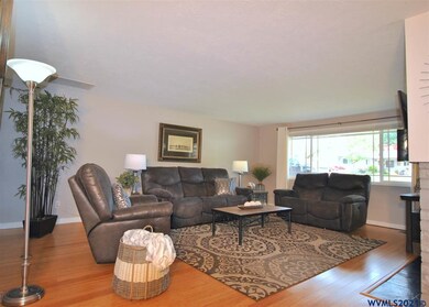 6221 11th Ave NE, Keizer, OR 97303 - photo 3