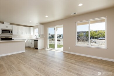 921 W Ted Yao Way, Moses Lake, WA 98837 - photo 5