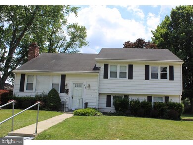 438 Parkview Dr, Mount Holly, NJ 08060 - photo 2