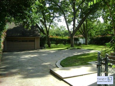 915 W San Antonio St, San Marcos, TX 78666 - photo 4