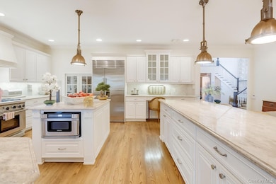 7 Cedar Ln, Glen Cove, NY 11542 - photo 6