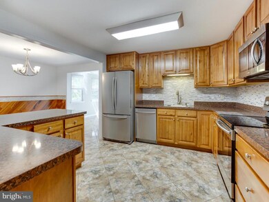 2432 Dorchester Rd, Upper Marlboro, MD 20774 - photo 4