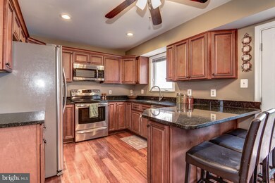 13101 Pavilion Ln, Fairfax, VA 22033 - photo 6