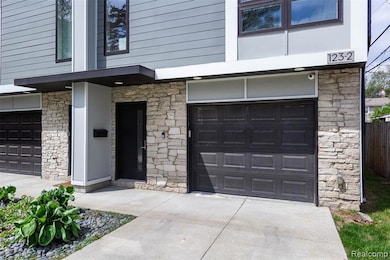 Garage & Driveway