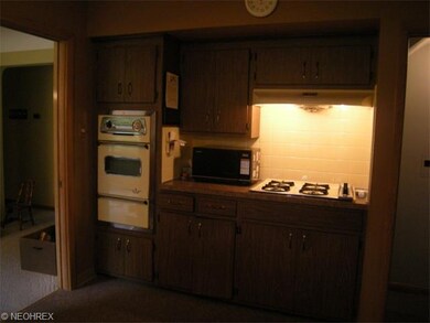 All kitchen appliances and washer and dryer stay!