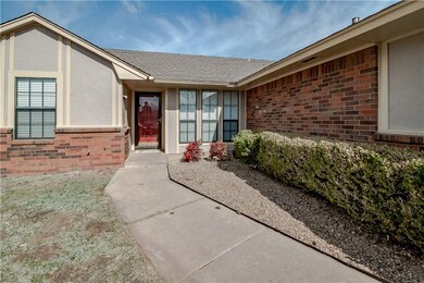 609 Golden Eagle Dr, Norman, OK 73072 - photo 2