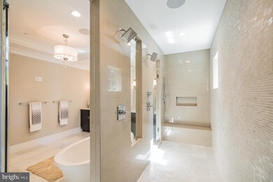 8916 Charred Oak Dr, Bethesda, MD 20817 - photo 5