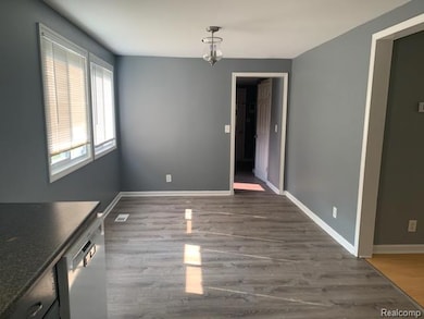 1410 Airway, Waterford, MI 48327 - photo 2