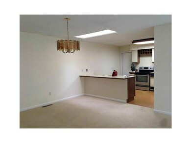 391 Chatham Cir unit 355, Warwick, RI 02886 - photo 6