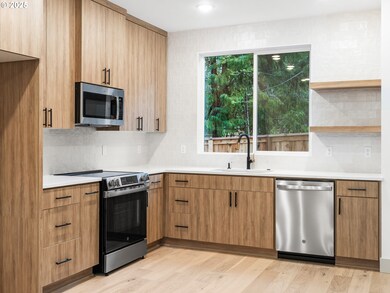 5211 SW Vacuna St, Portland, OR 97219 - photo 5