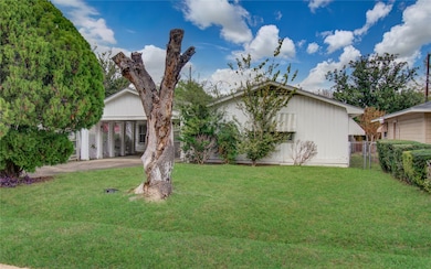 5007 Edfield St, Houston, TX 77033 - photo 3