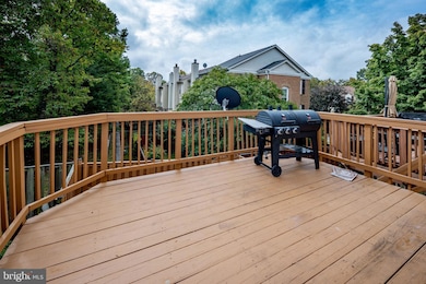 14648 Cambridge Cir, Laurel, MD 20707 - photo 3