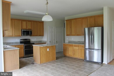 10471 Tree Spring Ct, Manassas, VA 20112 - photo 5
