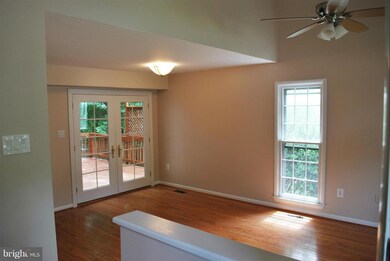 15064 Holleyside Dr, Dumfries, VA 22025 - photo 3