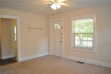 902 E Broad St, Statesville, NC 28677 - photo 7