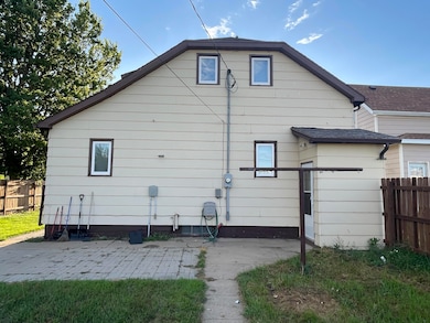 410 3rd Ave E, Mobridge, SD 57601 - photo 4
