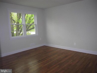 5404 Woodmont Ave, Baltimore, MD 21239 - photo 7