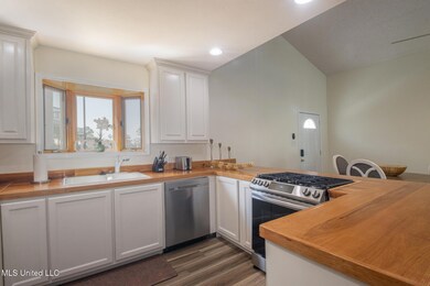 111 Willow Ln, Pass Christian, MS 39571 - photo 7