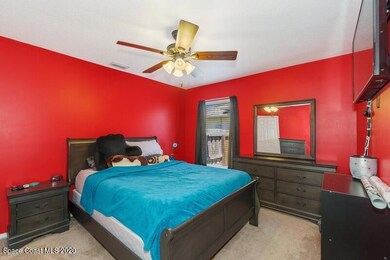 Guest bedroom