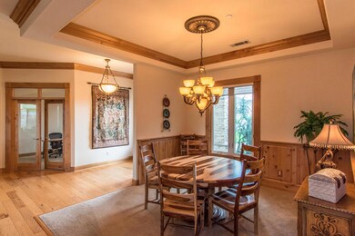 Entry & Formal Dining Room