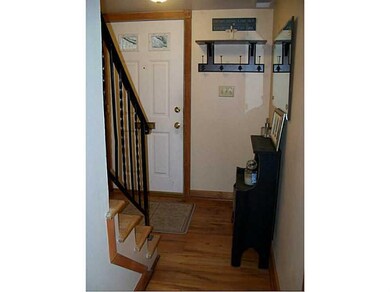 Entry/Foyer.