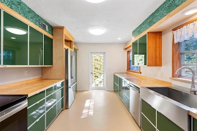 1520 W Beresford Ave, Deland, FL 32720 - photo 7