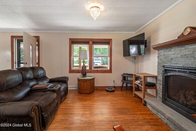 7-web-or-mls-1032PeterRd_07