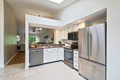 7826 Aquarius Cir S, Jacksonville, FL 32216 - photo 6