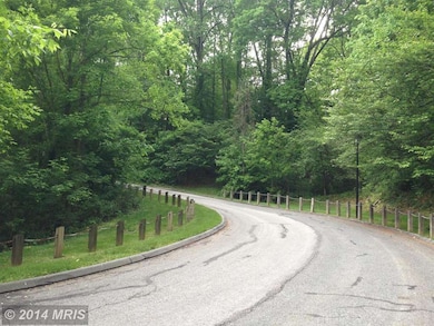 1910 Greenhaven Dr, Baltimore, MD 21209 - photo 2