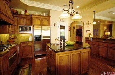 Center island with prep sink and disposal, warming