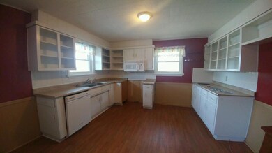 305 E Logan St, Jerico Springs, MO 64756 - photo 6