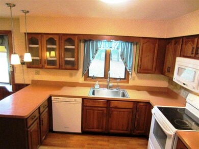 2 Betty Anne Dr, Rensselaer, NY 12144 - photo 5