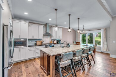 7439 SW Kings Forest Ct, Topeka, KS 66610 - photo 6