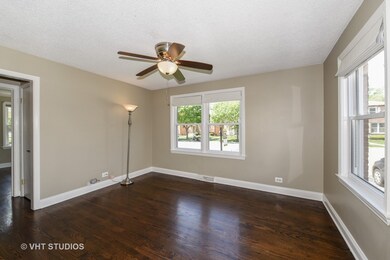 745 Norfolk Ave, Westchester, IL 60154 - photo 2