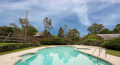 1242 Mazzetti Rd, Stroudsburg, PA 18360 - photo 5