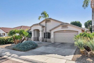 1001 W Ross Ave-large-002-18-Front Exter