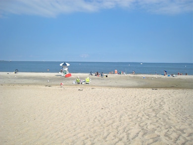 22 Tomac Ave, Old Greenwich, CT 06870 - photo 2