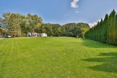 2108 Caine Rd, Fitchburg, WI 53575 - photo 4