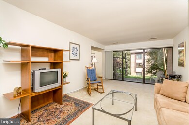3113 Buccaneer Ct unit 1, Fairfax, VA 22031 - photo 2