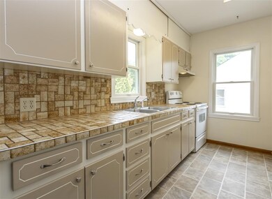 835 Maxwell St, Waterloo, IA 50701 - photo 7