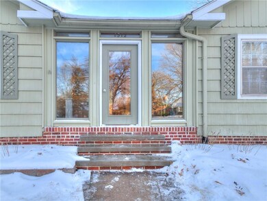 1512 42nd St, Des Moines, IA 50311 - photo 3