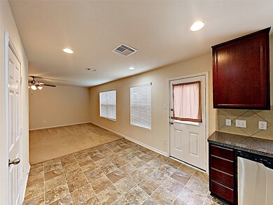 9945 Swallow Dr, Conroe, TX 77385 - photo 5