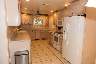 34 Hamden Rd, Cranston, RI 02920 - photo 7