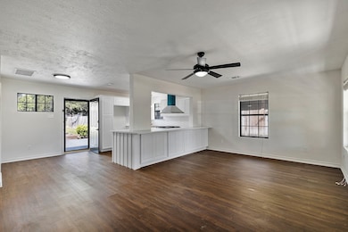 504 Percival St unit A, Tomball, TX 77375 - photo 4