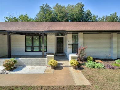 911 Rosebrier Ct, Guthrie, OK 73044 - photo 2