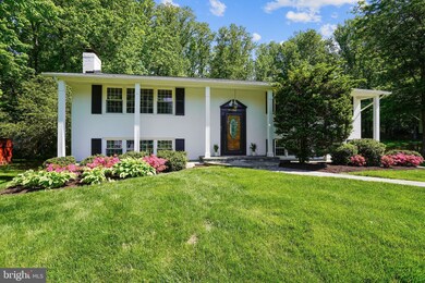 9040 Ashmeade Dr, Fairfax, VA 22032 - photo 4