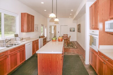 27 Kitchen  1369 Loop Road, Fortyna